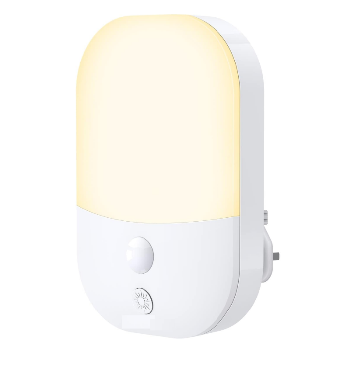 Automatic Dusk-to-Dawn Night Light for Hallways and Bedrooms