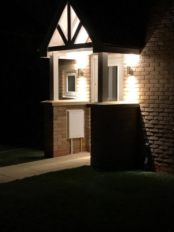 Sleek Stainless Steel Garden Wall Light with Dual Beam