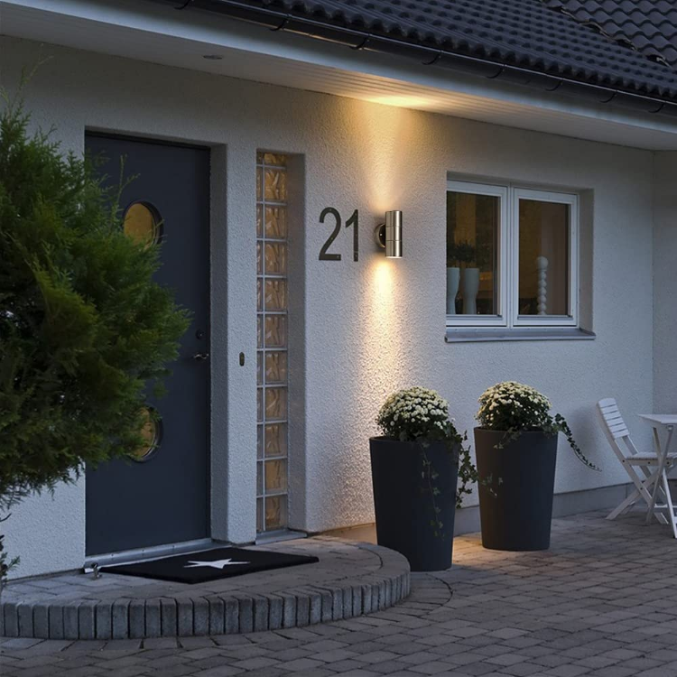 Durable IP65 Outdoor Wall Light with GU10 Bulb Support