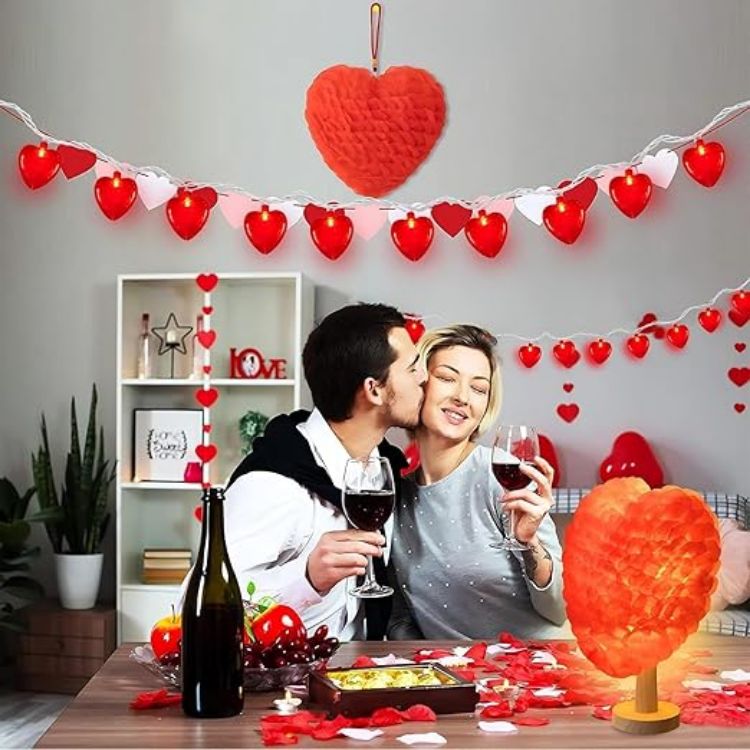 Battery powered Valentine LED heart garland for indoor decoration