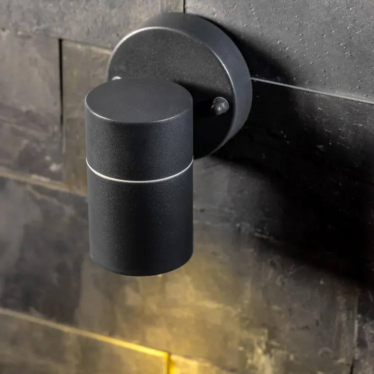 Down-facing wall lights for modern exteriors