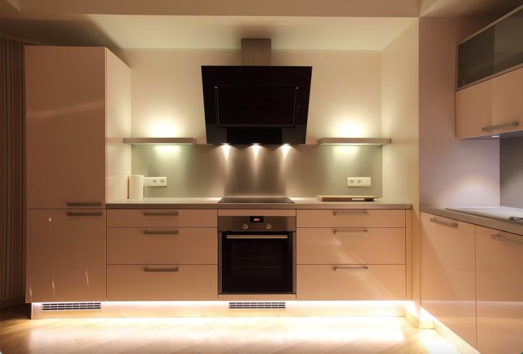 Picture of Energizer GU10 LED Bulbs Warm White 3000K Light Bulb Pack of 5 – 50W Halogen Spotlight Bulb Equivalent – 345LM Energy Saving GU10 Non Dimmable LED Bulbs | 345-lumen non-dimmable GU10 spotlight bulbs for kitchen, bathroom and ceiling lighting, with energy-saving LED technology. [Energy Class F]